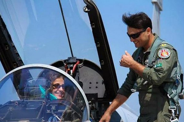 a tweet recently went viral with a picture of tom cruise 039 s lookalike in pakistan air force photo credits twitter