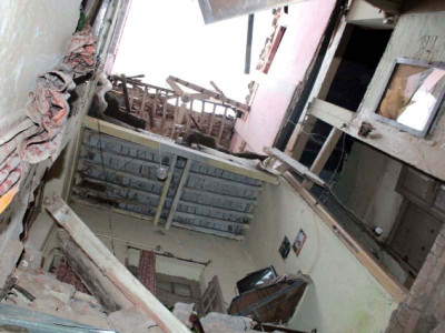 fatal three die in roof collapse fatal three die in roof collapse