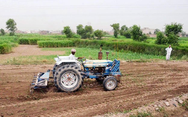 tractor drivers trained through simulation