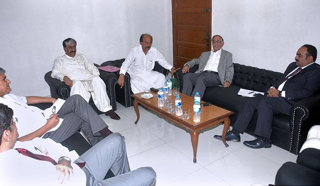 parlimentary leader nisar ahmed khoro presiding over a meeting of parlimentary leaders regarding sindh budget of fiscal year 2015 2016 photo app