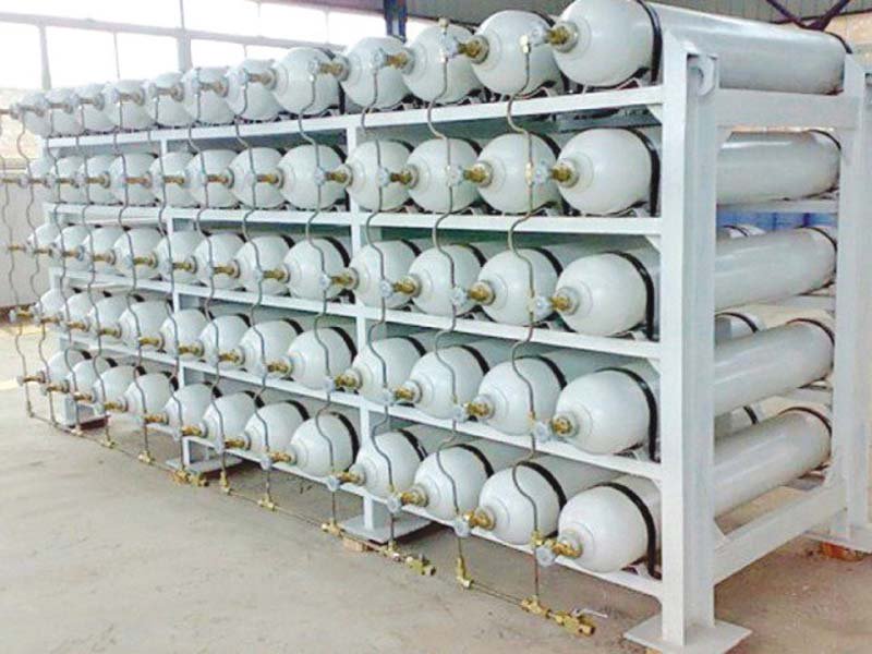 price of oxygen cylinders hiked up in peshawar