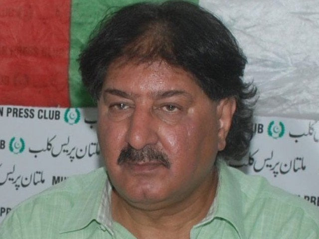 quot imran and i have been very good friends and played as a bowling duo for nearly a decade my differences with him are political quot sarfraz nawaz photo express shahid basheer quot imran and i have been very good friends and played as a bowling duo for nearly a decade my differences with him are political quot sarfraz nawaz photo express shahid basheer