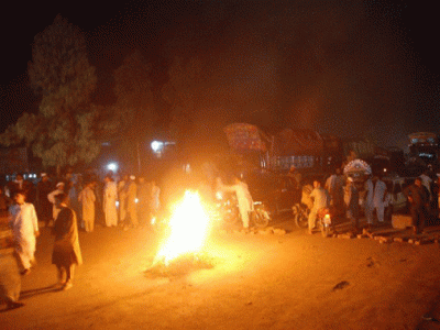 power outages pm takes notice as protests break out on first ramazan