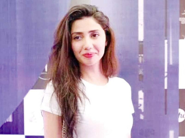 these days the actor is busy promoting her film bin roye photo file