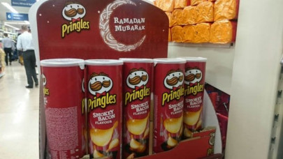 tesco comes under fire for promoting bacon flavoured pringles in ramazan deal