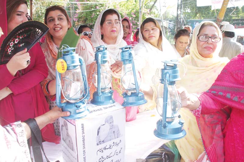 women workers from several opposition parties protest against load shedding in front of lahore press club photo abid nawaz express