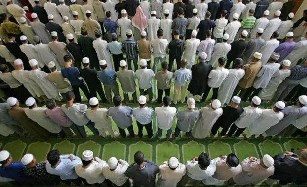 british muslims during friday prayers at the east london mosque photo afp british muslims during friday prayers at the east london mosque photo afp