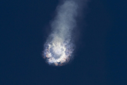 spacex rocket explodes after launch
