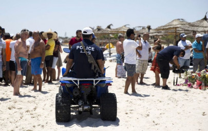 uk warns of possible further attacks in tunisia