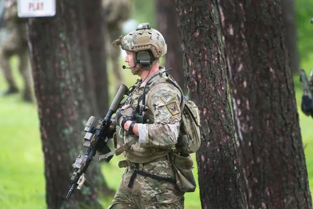fbi agents conduct a search for convicted murderer david sweat on june 28 2015 near duane new york photo afp fbi agents conduct a search for convicted murderer david sweat on june 28 2015 near duane new york photo afp