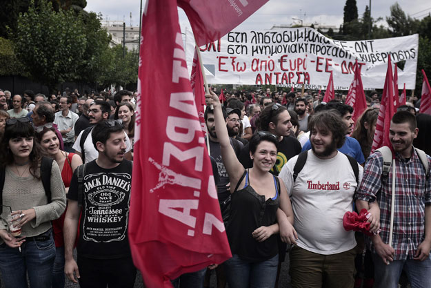 greek leftist youth march during a demonstration calling for an exit from the eurozone and a quot no quot vote in the upcoming referendum in athens photo afp