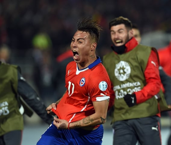 chile 039 s forward eduardo vargas celebrates after scoring the second goal against peru during their 2015 copa america football championship semi final match in santiago on june 29 2015 photo afp