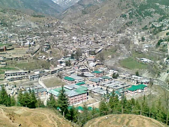 a view of the construction near the channel photo express