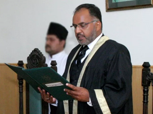 justice shaukat aziz siddiqui directs igp tahir alam khan to produce missing lawyer on july 3 photo muhammad javaid justice shaukat aziz siddiqui directs igp tahir alam khan to produce missing lawyer on july 3 photo muhammad javaid