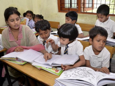 1 400 indian school teachers resign in fake degree probe