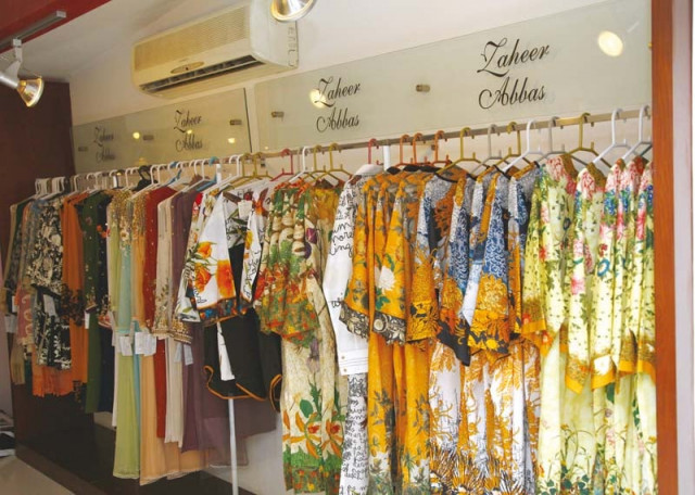 the collection predominantly focuses on contemporary digital prints over fabrics such as lawn organza chiffons and net photos publicity the collection predominantly focuses on contemporary digital prints over fabrics such as lawn organza chiffons and net photos publicity