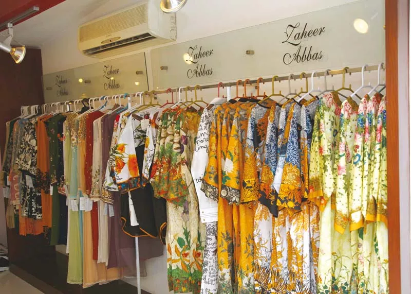 the collection predominantly focuses on contemporary digital prints over fabrics such as lawn organza chiffons and net photos publicity the collection predominantly focuses on contemporary digital prints over fabrics such as lawn organza chiffons and net photos publicity