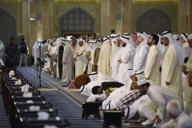 sunni and shi 039 ite worshippers together with emir sheikh sabah al ahmed al sabah pray at the grand mosque of kuwait in kuwait city july 3 2015 photo reuters sunni and shi 039 ite worshippers together with emir sheikh sabah al ahmed al sabah pray at the grand mosque of kuwait in kuwait city july 3 2015 photo reuters