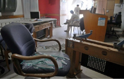 explosion blast damages main gate of plaza in nishtarabad