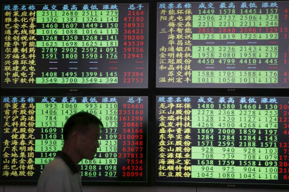 shanghai index plunges again as chinese markets suffer worst run in 23 years