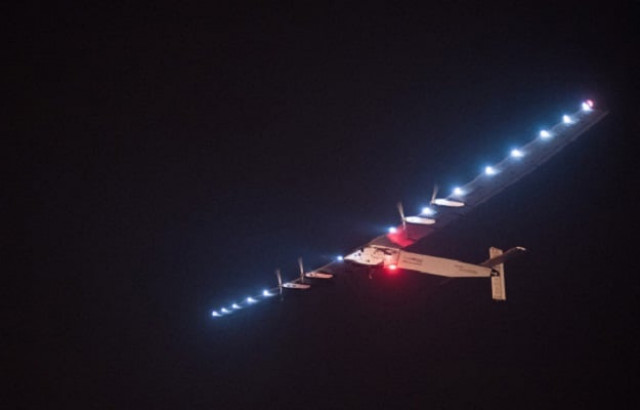 it has 17 000 solar cells and on board rechargeable lithium batteries photo afp it has 17 000 solar cells and on board rechargeable lithium batteries photo afp