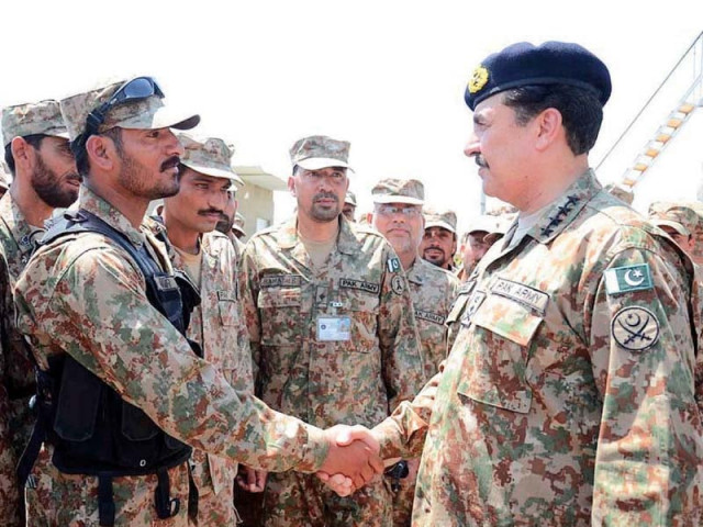 gen raheel meets soldiers on the frontlines of shawal valley operation photo app gen raheel meets soldiers on the frontlines of shawal valley operation photo app