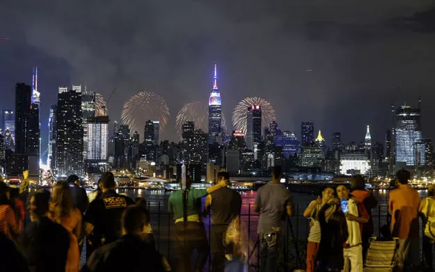 fireworks light up the new york city skyline during 39th annual macy 039 s 4th of july fireworks for independence day as seen from weehawken new jersey on july 4 2015 photo afp fireworks light up the new york city skyline during 39th annual macy 039 s 4th of july fireworks for independence day as seen from weehawken new jersey on july 4 2015 photo afp