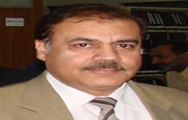 haseeb ahmad piracha chief librarian punjab university photo courtesy www pu edu pk