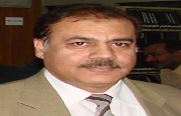 haseeb ahmad piracha chief librarian punjab university photo courtesy www pu edu pk haseeb ahmad piracha chief librarian punjab university photo courtesy www pu edu pk