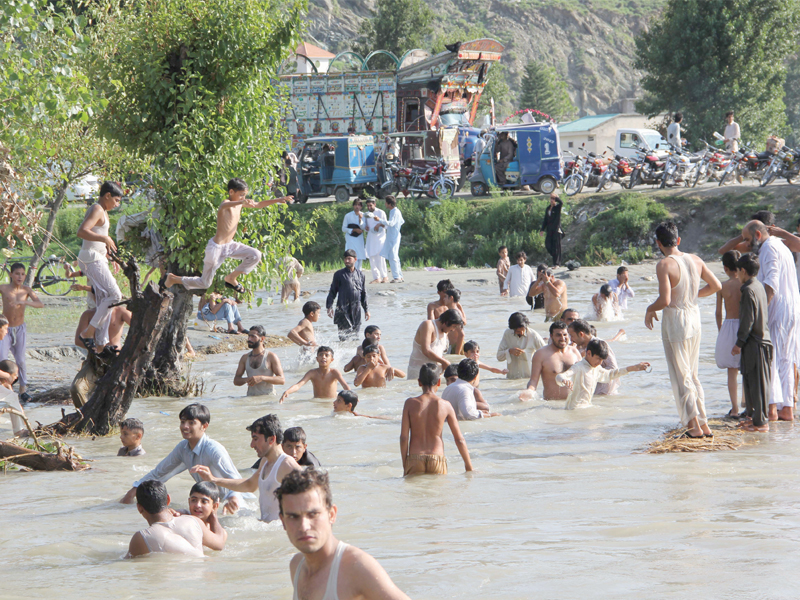 doctors say contaminated water causing gastric ent skin and other diseases photo fazal khaliq express