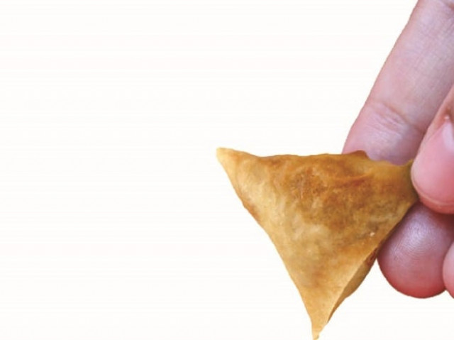 owner claims he sells 1 500 to 2 000 samosas daily with each costing rs2 only design nabeel khan owner claims he sells 1 500 to 2 000 samosas daily with each costing rs2 only design nabeel khan