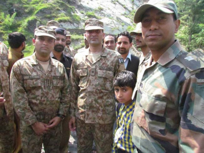 indian army hands over pakistani boy who crossed border