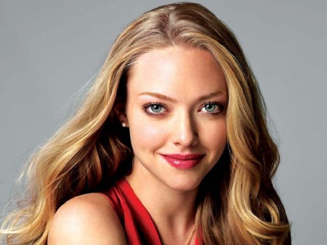 seyfried is currently starring in off broadway show the way we get by photos file seyfried is currently starring in off broadway show the way we get by photos file