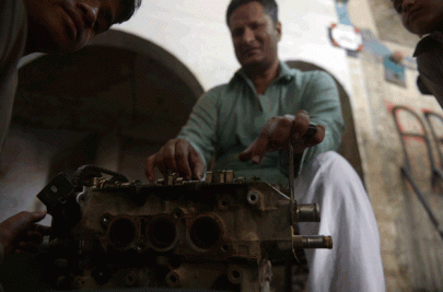 karachi mechanic says blindness no roadblock to success
