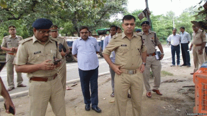 indian woman set on fire by police for refusing to pay bribe