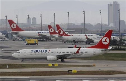 turkish airlines flight diverted to delhi after bomb threat