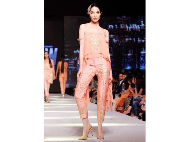 aqeel brought forward her romancing the lines collection at fpw spring summer 2015 photo publicity aqeel brought forward her romancing the lines collection at fpw spring summer 2015 photo publicity