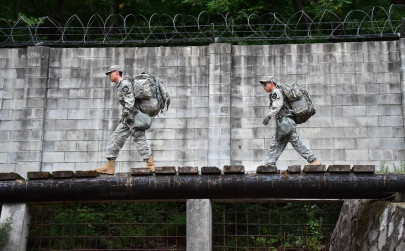 us to cut 40 000 soldiers from army official