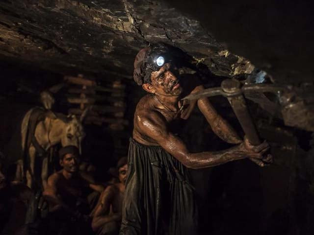 toxic gas kills four colliers at dukki mine toxic gas kills four colliers at dukki mine