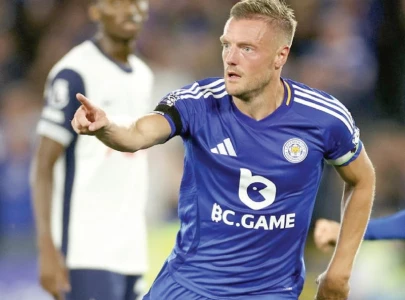 vardy strikes as leicester hold spurs vardy strikes as leicester hold spurs