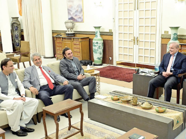 ppp chairman bilawal bhutto zardari and other party leaders meet prime minister shehbaz sharif photo nni ppp chairman bilawal bhutto zardari and other party leaders meet prime minister shehbaz sharif photo nni