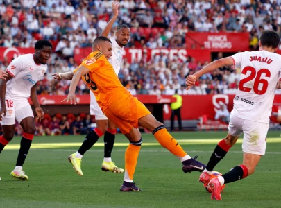 real madrid beat nine man sevilla