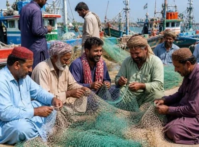 sindh launches rs100 200k fuel subsidy for fishermen