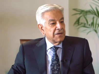 asif rebukes fazl over soldiers sacrifices remarks