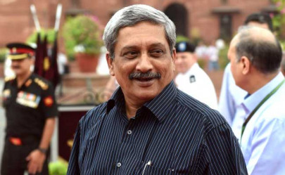 india can secure its borders says parrikar