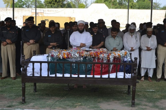 funeral prayers offered in malik saad shaheed police lines photo express