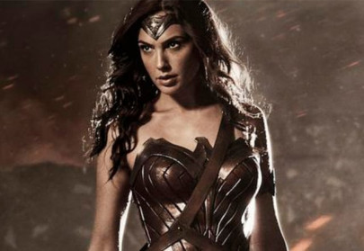 wonder woman debuts in the new batman v superman trailer