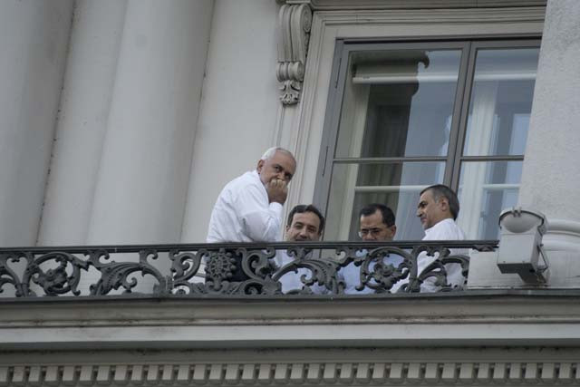 from l iranian foreign minister mohammad javad zarif iranian deputy foreign minister abbas araqchi iran 039 s deputy foreign minister for european and american affairs majid takht ravanchi and hossein fereydoun the brother of the iranian president gather onto a balcony of the palais coburg hotel where the iran nuclear talks meetings are being held in vienna on july 11 2015 photo afp from l iranian foreign minister mohammad javad zarif iranian deputy foreign minister abbas araqchi iran 039 s deputy foreign minister for european and american affairs majid takht ravanchi and hossein fereydoun the brother of the iranian president gather onto a balcony of the palais coburg hotel where the iran nuclear talks meetings are being held in vienna on july 11 2015 photo afp