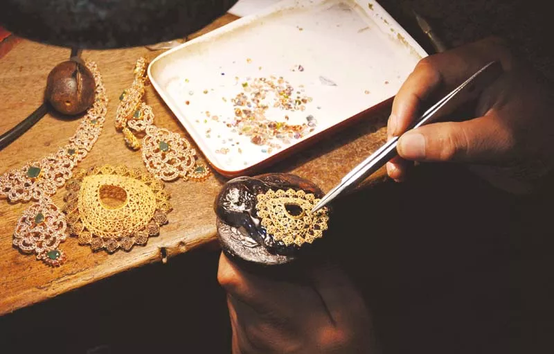 stones being set in a piece of jewellery photos huma choudhary stones being set in a piece of jewellery photos huma choudhary