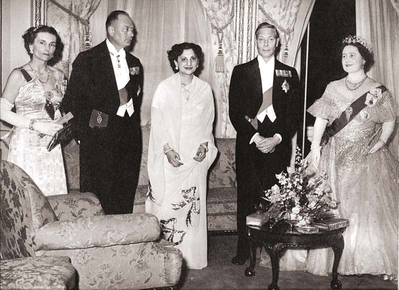 begum zubeida with king of england george vi and queen elizabeth ii